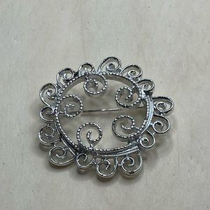 Vintage 1970's Sarah Coventry "Silvery Mist" Wreath Brooch/Pin. Silver Tone